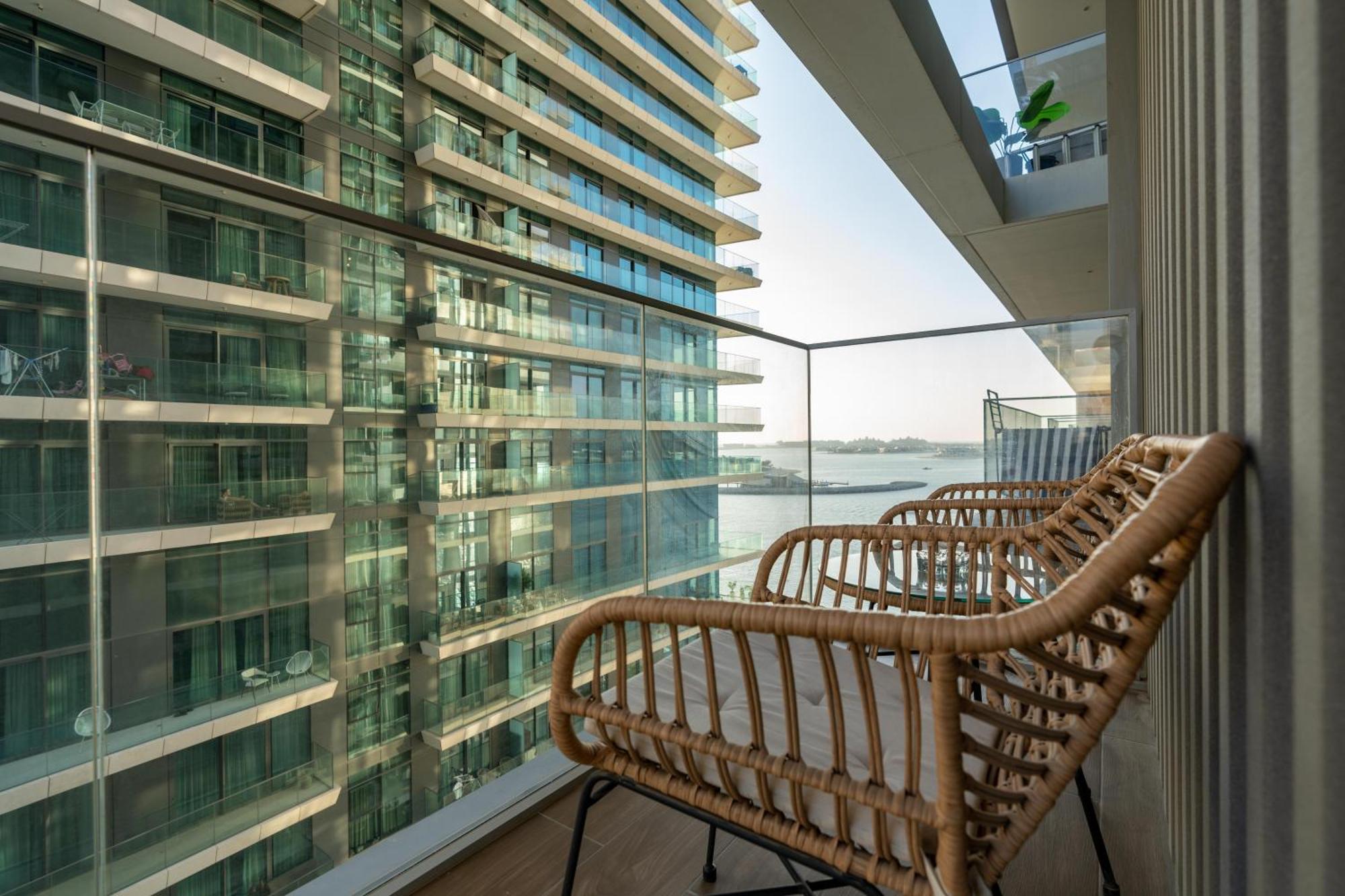 White Sage Sun And 1br At Isle Emaar Beachfront Appartement Dubaï